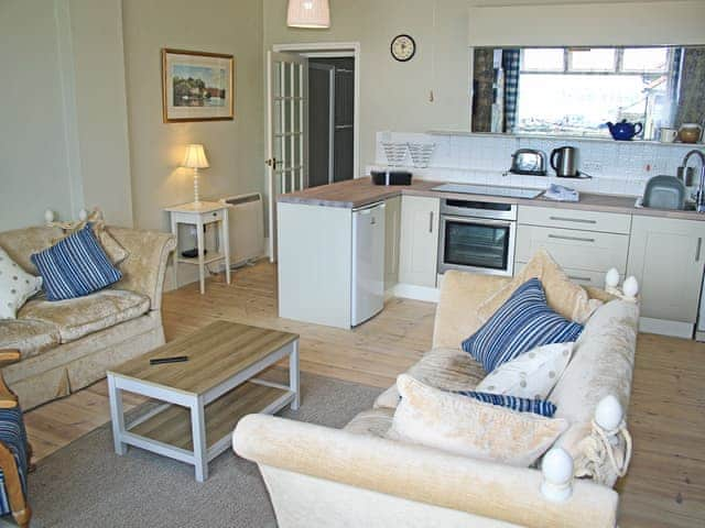 Open plan living space | 2 Manor Court, St Mawes