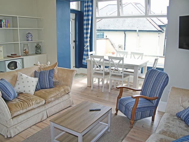 Living area | 2 Manor Court, St Mawes