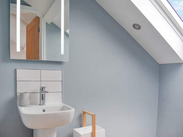 Bathroom | Cleveland House - Cleveland Terrace stays, Whitby