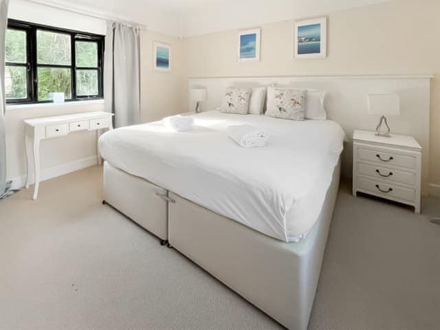 Charming double bedroom | Pond Cottage, Sedgehill, near Shaftesbury 