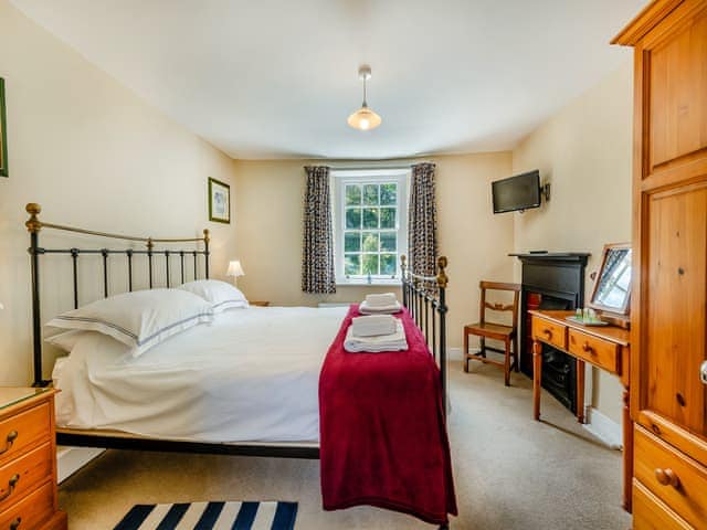 Double bedroom | South Wing Cottage, Rumleigh