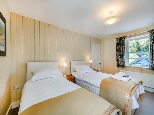 Twin bedroom | South Wing Cottage, Rumleigh