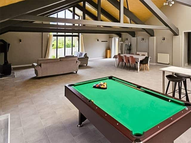 Open plan living space | Family Getaway- Jasmine House - Family Getaway, Burnthouse, near Falmouth