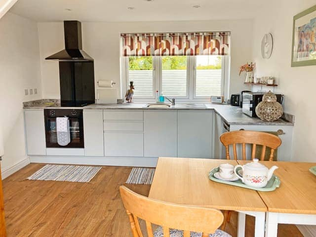 Kitchen/diner | Cartwheel Cottage, Burnby, near York