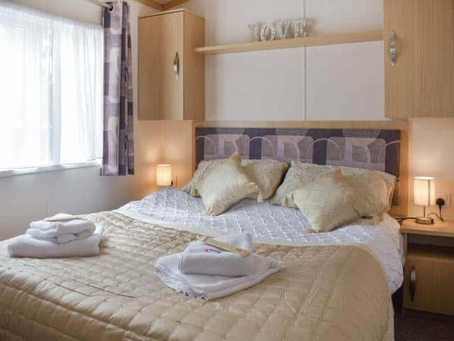 Double bedroom | Cate&rsquo;s Cozy Cabin, Hesket, near Carlisle