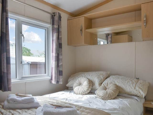 Double bedroom | Cate&rsquo;s Cozy Cabin, Hesket, near Carlisle