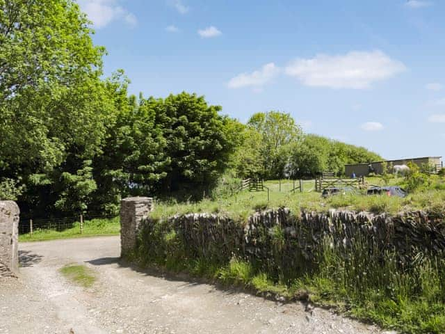 Driveway | The Byre - Barn Escapes, Ilfracombe