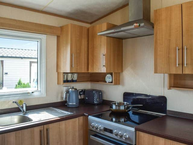 Kitchen area | Lake View, Cirencester