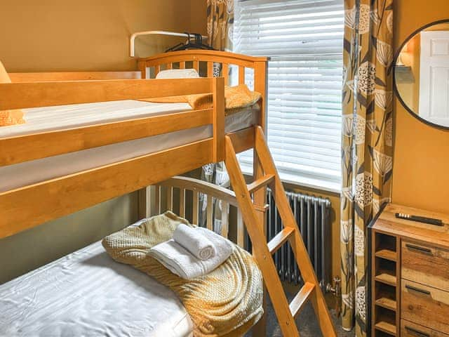 Bunk bedroom | Delgany House, Filey