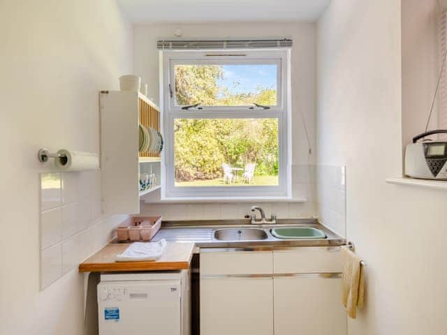 Kitchen | Beach View Cottage - Sea View Cottages, Felixstowe