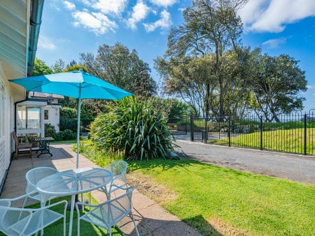 Sitting-out-area | Beach View Cottage - Sea View Cottages, Felixstowe