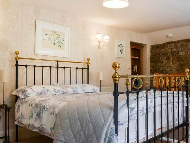 Double bedroom | Elbeck Dairy Cottage - Elbeck Retreats, Litton, near Grassington