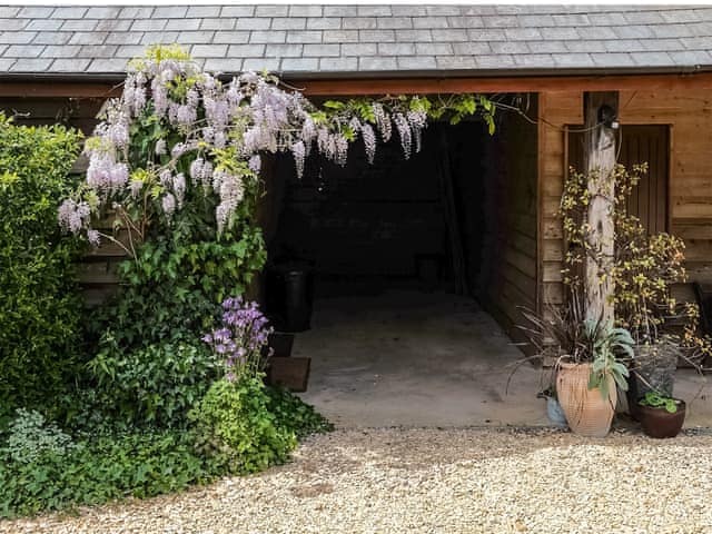 Exterior | Hop Kiln Barn, Mansell Gamage