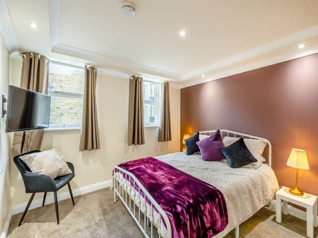 Double bedroom | Church View, Richmond