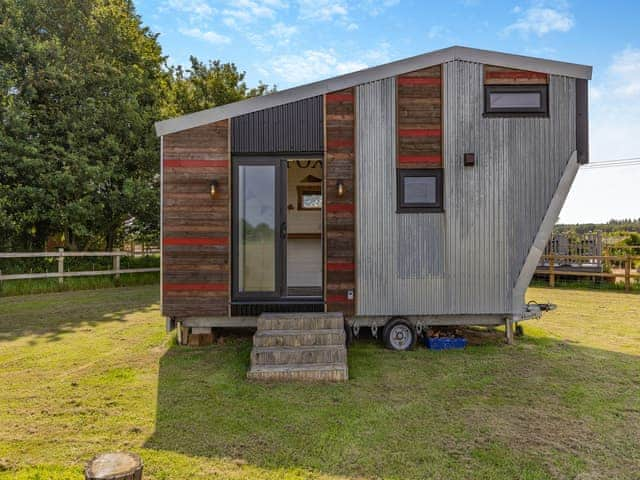 Exterior | Hawthorns Glamping- Fox Tiny House - Hawthorns Glamping, Foxley, near Dereham