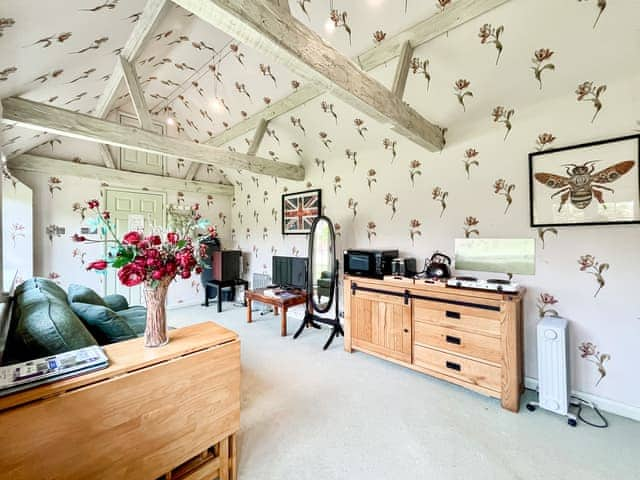 Open plan living space | Cottage 3 - Oaklands Farm, East Tytherley