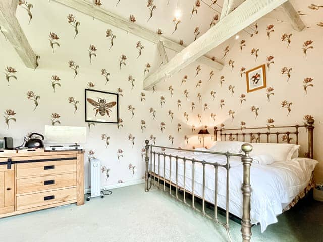 Double bedroom area | Cottage 3 - Oaklands Farm, East Tytherley