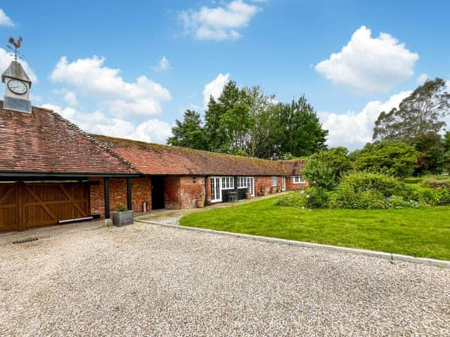 Exterior | Oaklands Farm- Cottage 1 - Oaklands Farm, East Tytherley