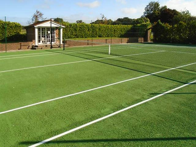 Tennis court | Oaklands Farm- Cottage 1 - Oaklands Farm, East Tytherley