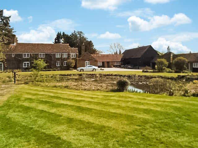 Surrounding area | Oaklands Farm- Cottage 1 - Oaklands Farm, East Tytherley