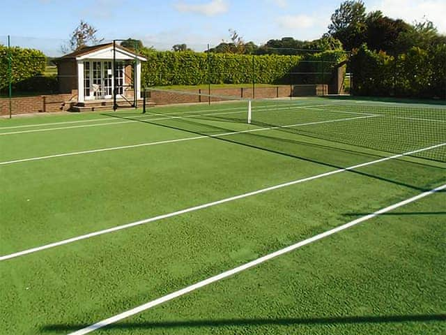 Tennis court | Cottage 2 - Oaklands Farm, East Tytherley