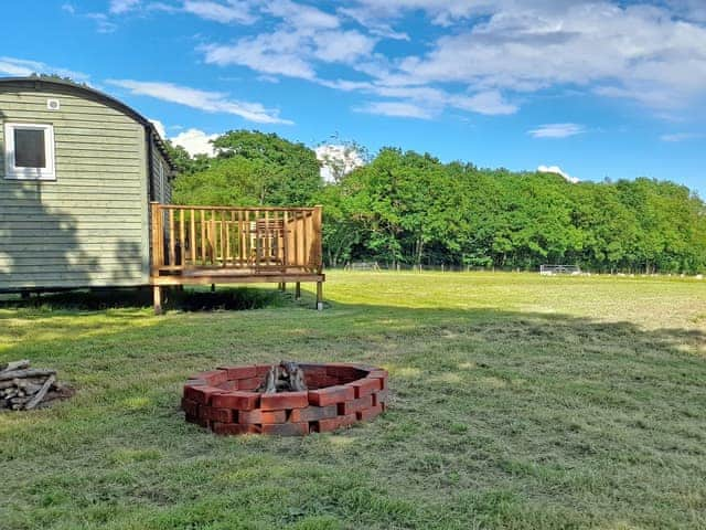 Exterior | Badgers - Chilsham Farm Nurseries, Herstmonceux, Hailsham