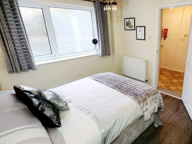 Double bedroom | Tracara Apartment - Tracara, Horning, near Norwich