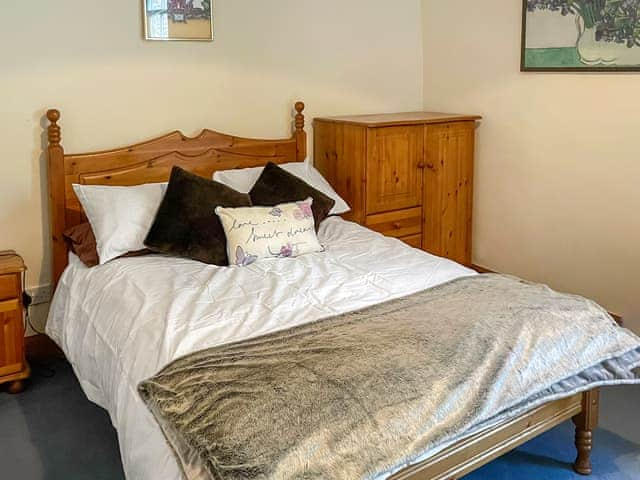 Double bedroom | Mews End Cottage, Middleham, near Leyburn