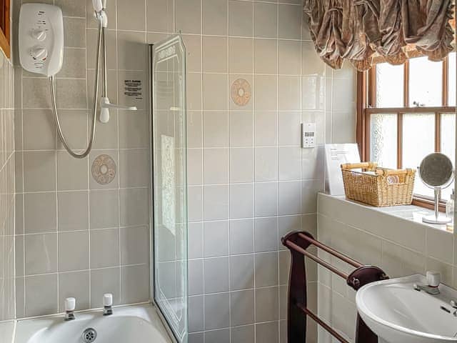 Bathroom | Mews End Cottage, Middleham, near Leyburn