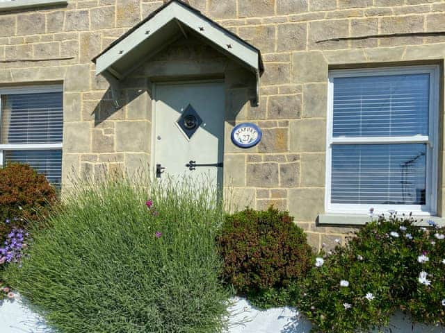 Exterior | Seaport Cottage, Ventnor