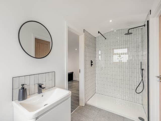 Bathroom | Juglans Barn, Belper