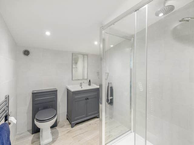 Bathroom | Juglans Barn, Belper