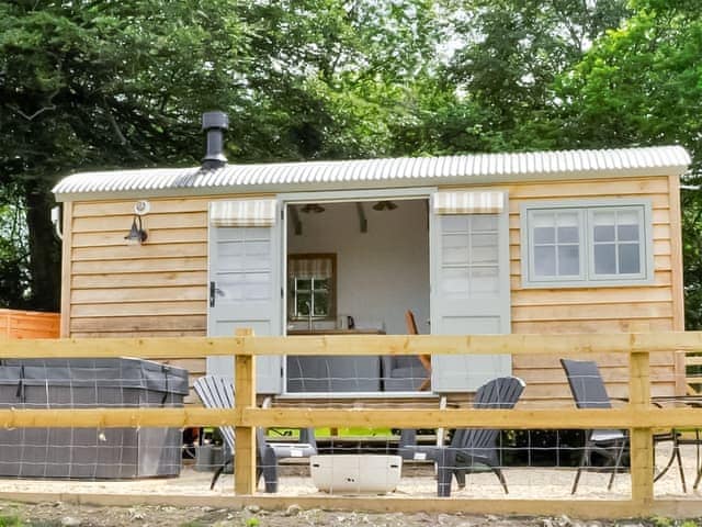 Exterior | Shepherds Hut Retreat, Alderbury, near Salisbury