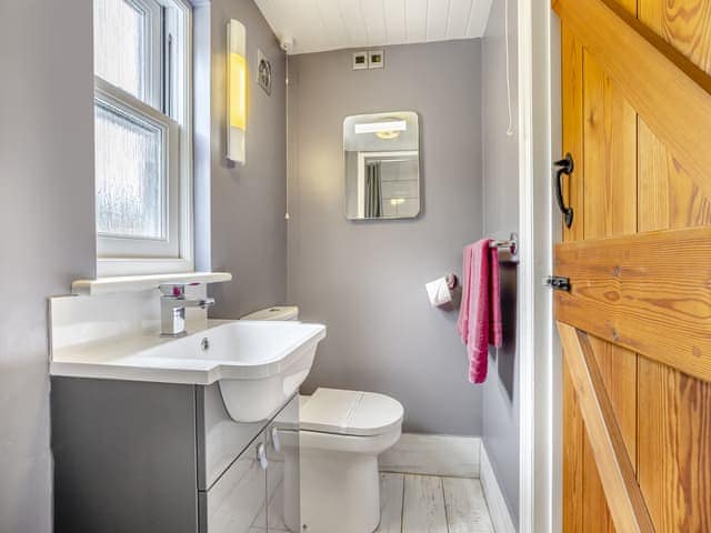 Bathroom | The Hayloft - Jockhedge, Burgh Le Marsh, near Skegness