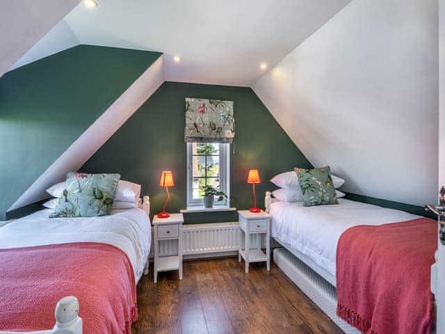 Twin bedroom | The Old Cottage and Field View Annex, Walcott