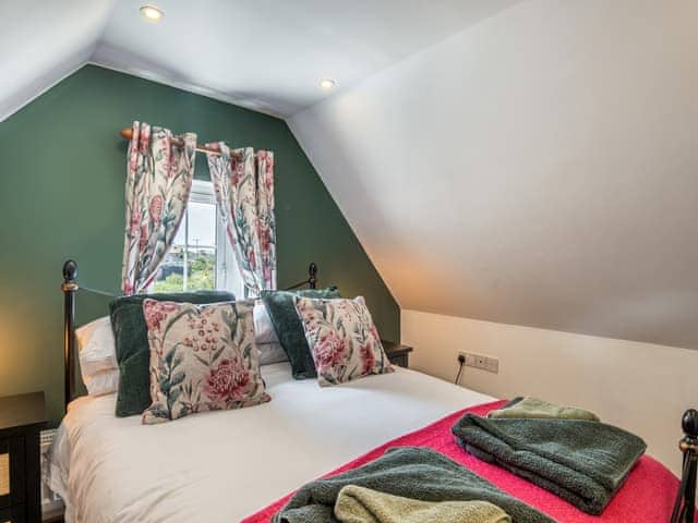 Double bedroom | The Old Cottage and Field View Annex, Walcott