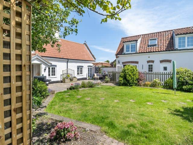 Garden | The Old Cottage and Field View Annex, Walcott