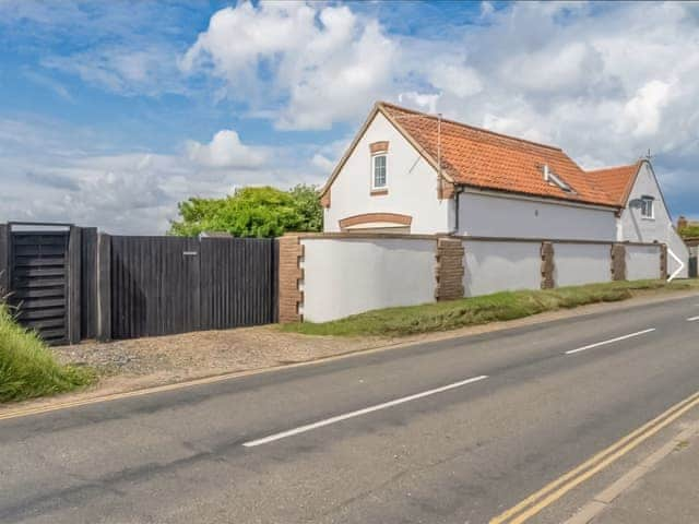 Exterior | The Old Cottage and Field View Annex, Walcott