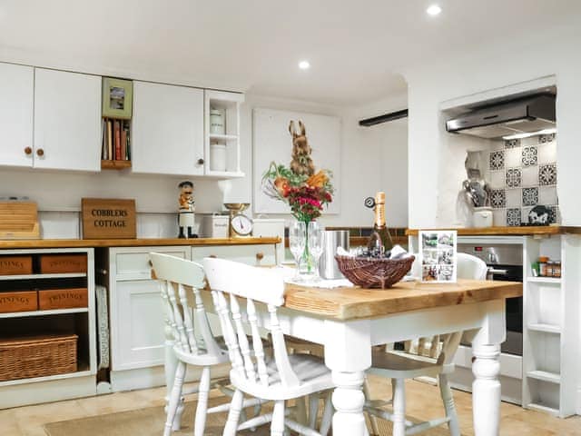 Kitchen/diner | Cobblers Cottage, Petworth, near Arundel