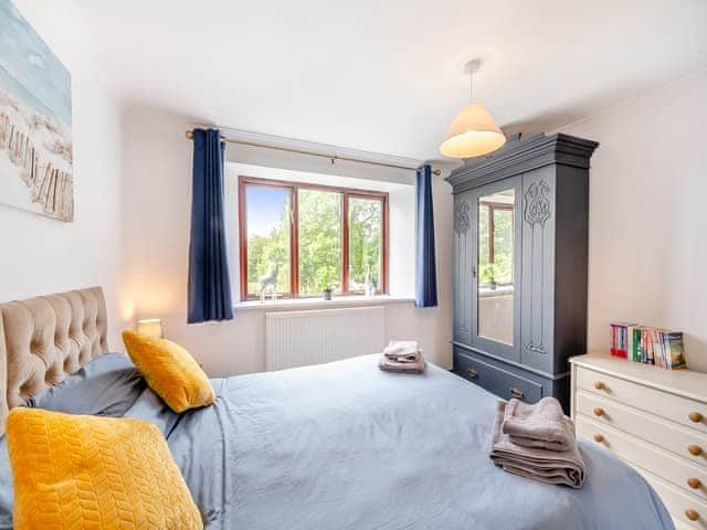 Double bedroom with zip-link bed | Holgates, Churchinford, near Taunton