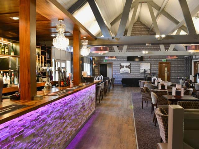 Lovely restaurant and bar facilities available on-site | Villa 9, Cromer