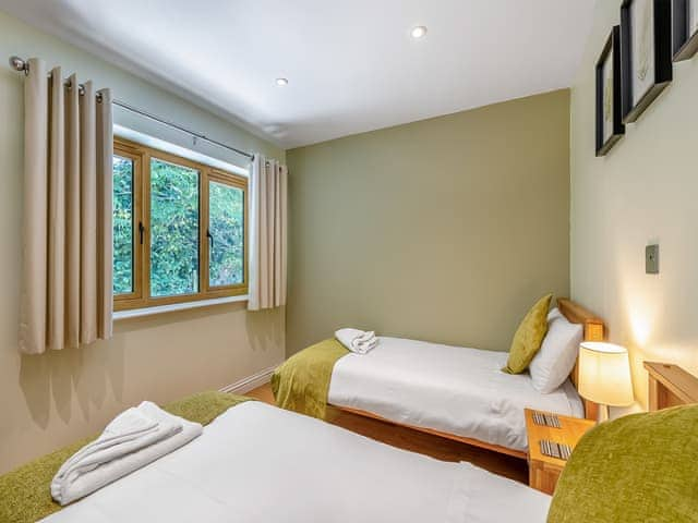 Twin bedroom | Chestnut Lodge, Sutton Valence, near Maidstone