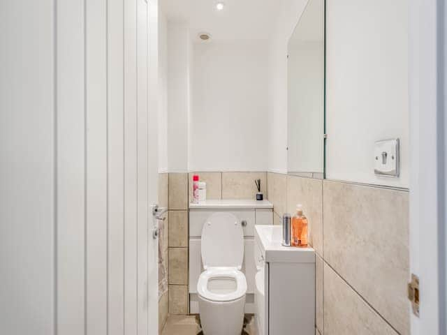 Bathroom | Chestnut Lodge, Sutton Valence, near Maidstone