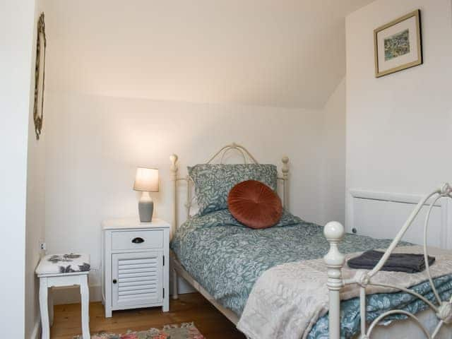 Twin bedroom | Number One, Whitby