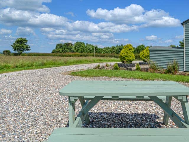 Sitting-out-area | Sycamore - Graffitoe Farm Holidays, Hunmanby