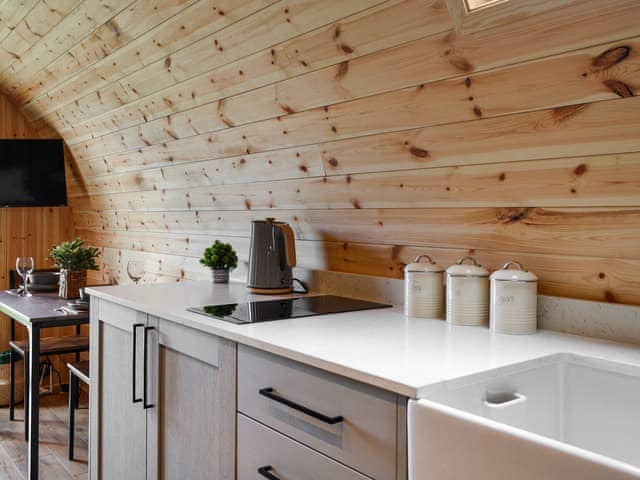 Kitchen | Hawthorn - Graffitoe Farm Holidays, Hunmanby