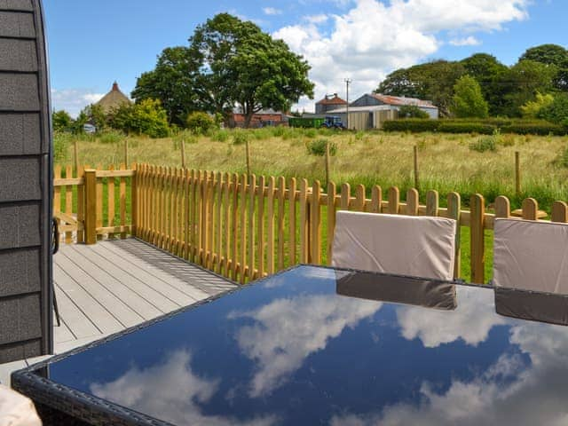 Outdoor area | Hawthorn - Graffitoe Farm Holidays, Hunmanby