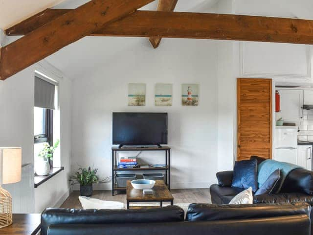 Living area | Dizzard Cottage, Bude