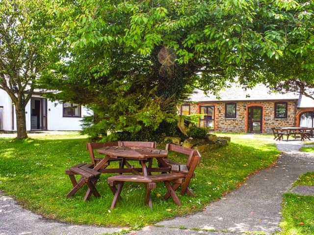 Outdoor area | Dizzard Cottage, Bude