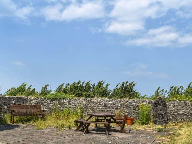 Outdoor area | Dizzard Cottage, Bude